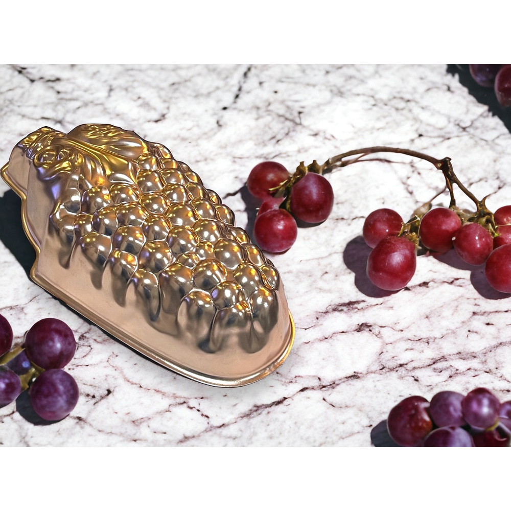 70s Grapes Metal Jello Mold Vintage Copper Colored Grapes Vintage Farmhouse - Picture 2 of 10